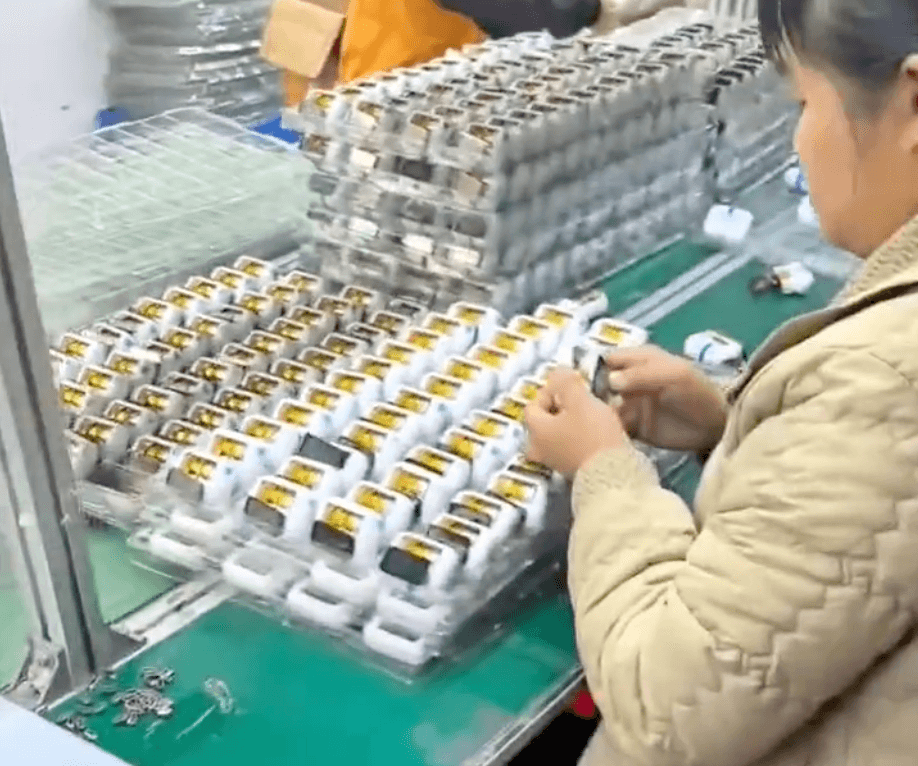 Production environment of the headphone source factory